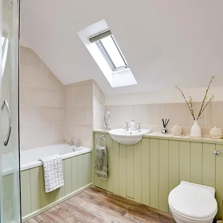 New Toad Hall Lake Access & Family Friendly Somerford Keynes Exterior foto