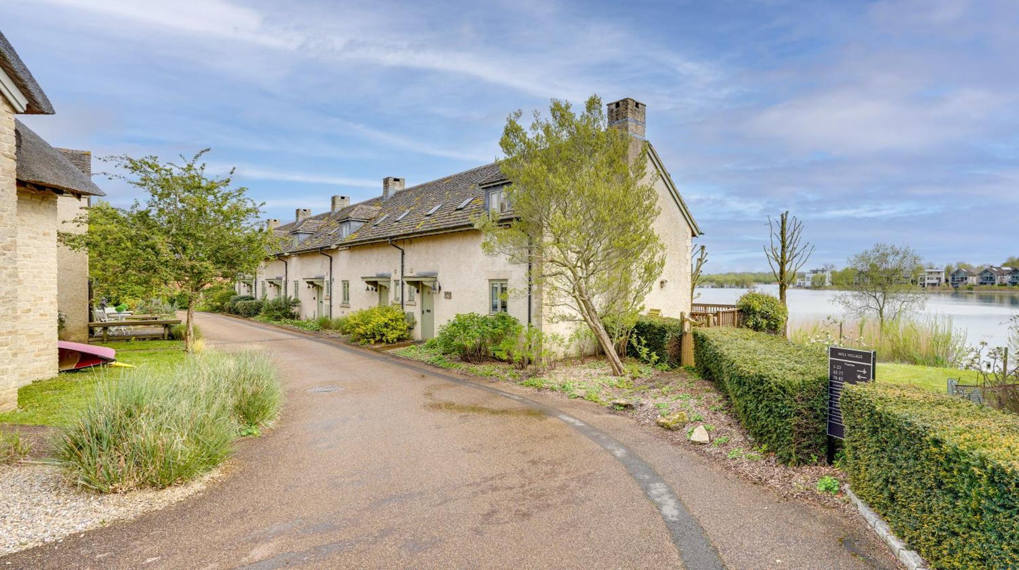 New Toad Hall Access & Family Friendly * Somerford Keynes