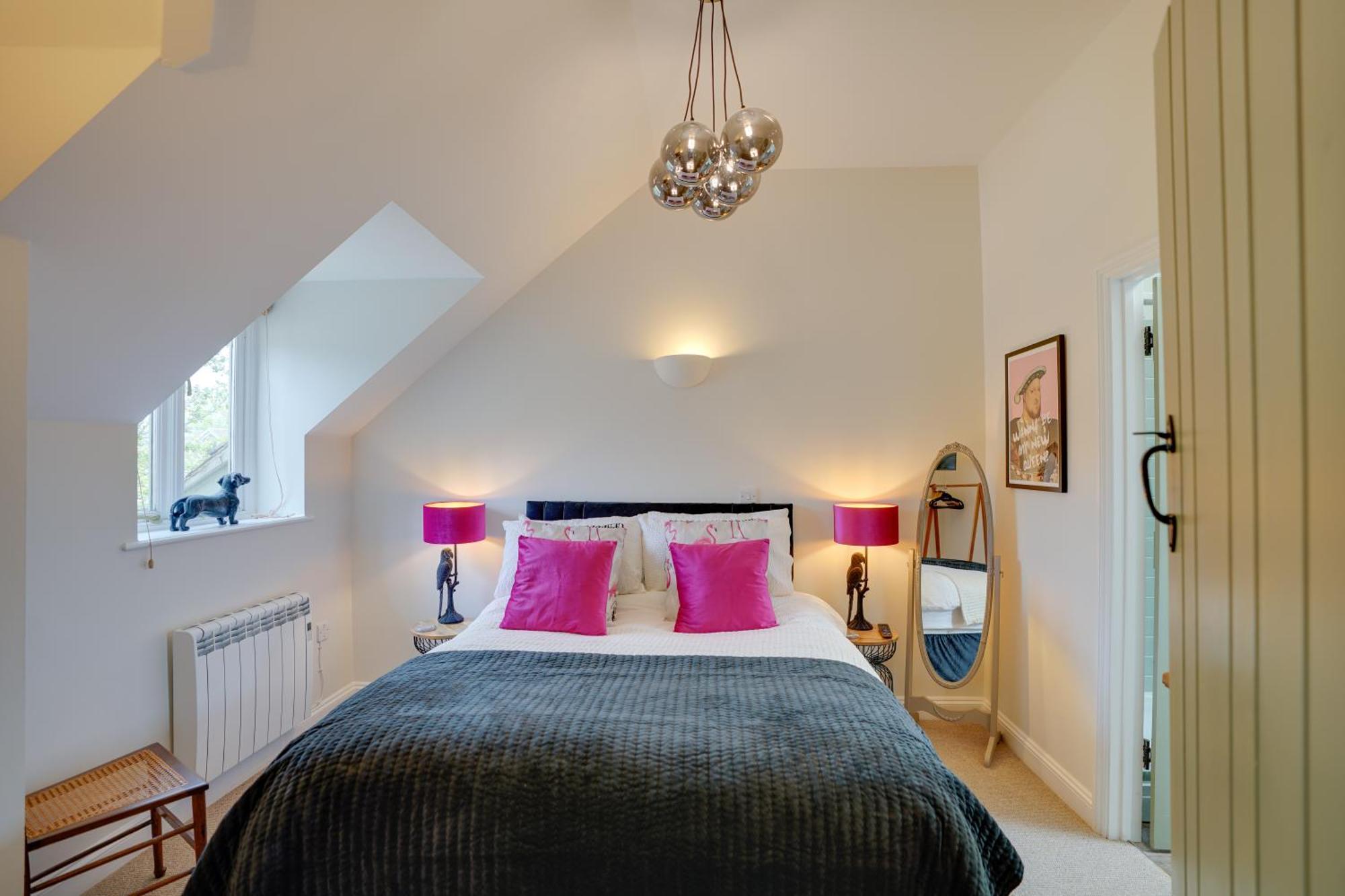 Holiday home New Toad Hall Access & Family Friendly Somerford Keynes