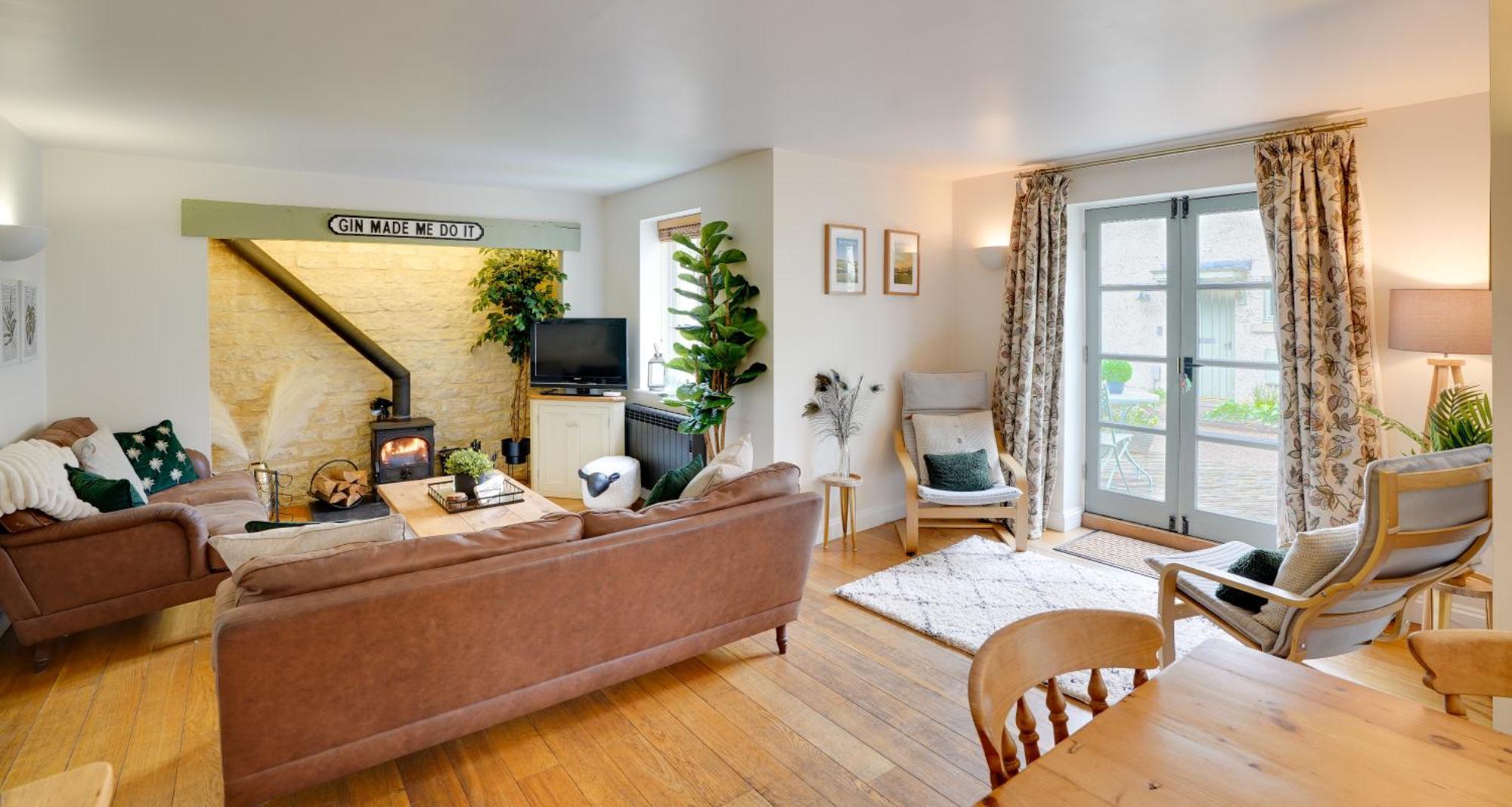 New Toad Hall Access & Family Friendly Somerford Keynes